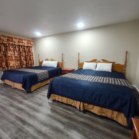 Majestic Inn & Suites เคลมัทฟอลส์ ภายนอก รูปภาพ